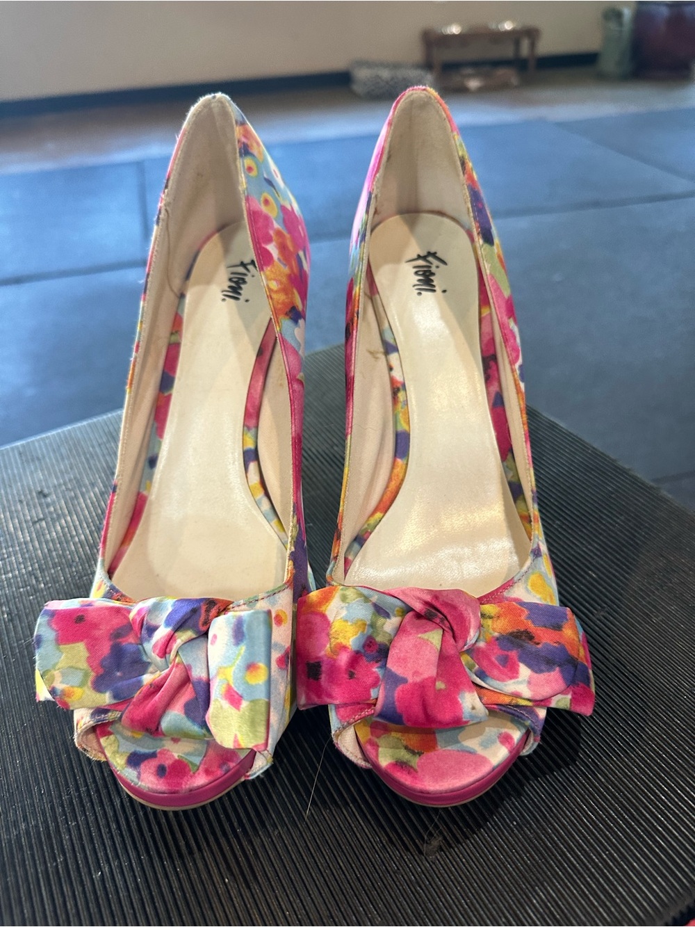 FIONI Clothing Multicolor Floral Bow Size 11 Peep-Toe Heels